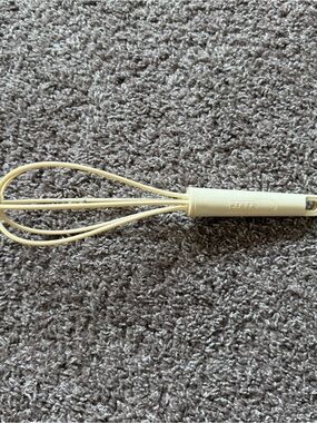 Vintage Pyrex Cream Plastic Whisk Retro Kitchen Utensil